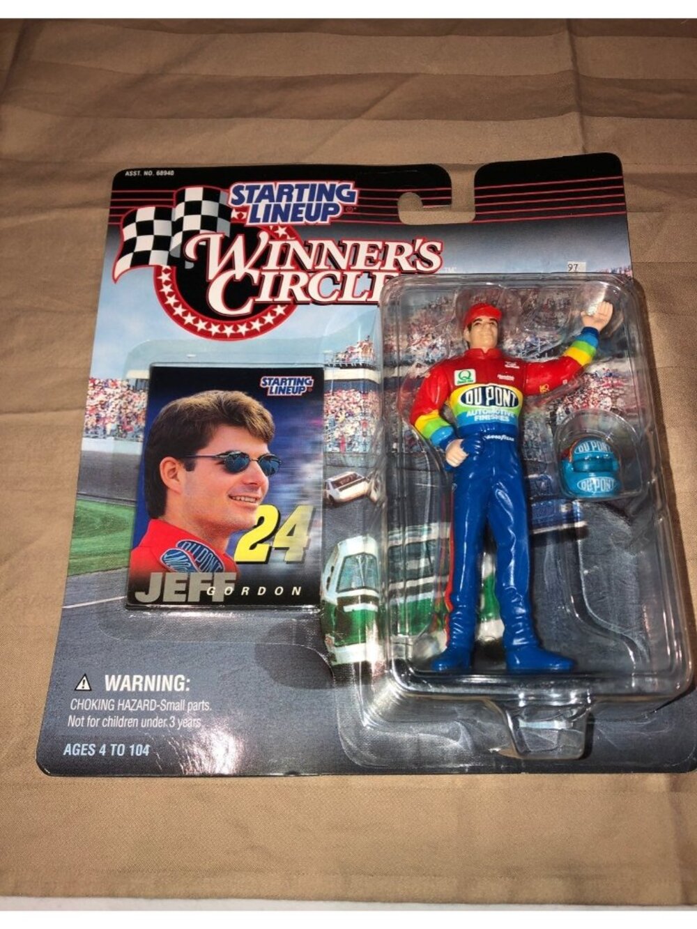 Starting Lineup Winners Circle Jeff Gordon 1997 NASCAR Action Figure With Tradin